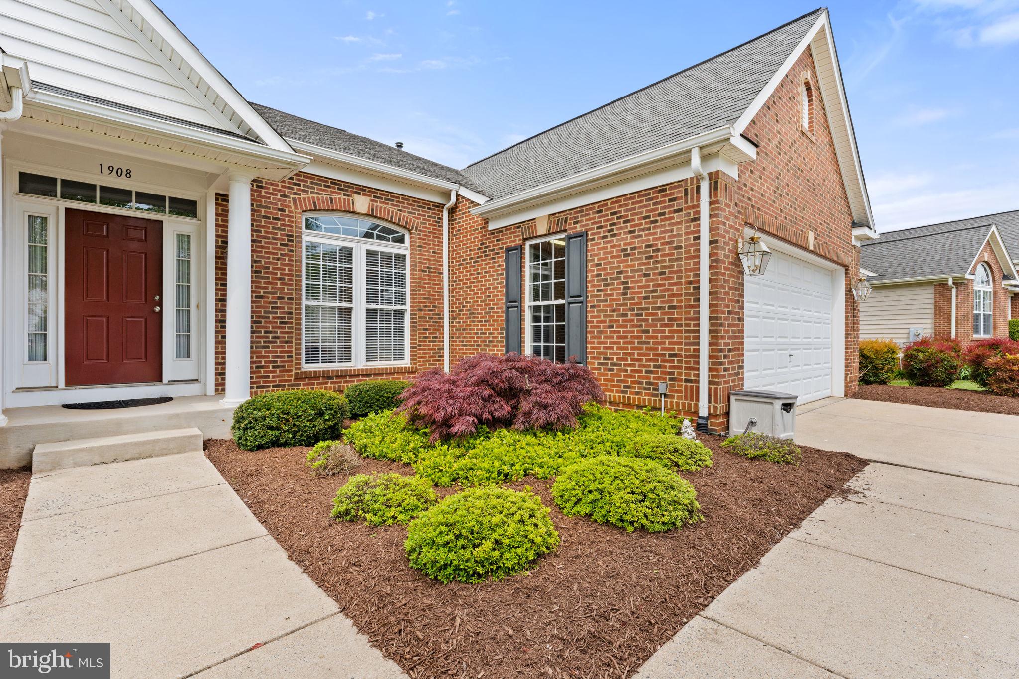 COUNTRY CLUB ESTATES - Residential