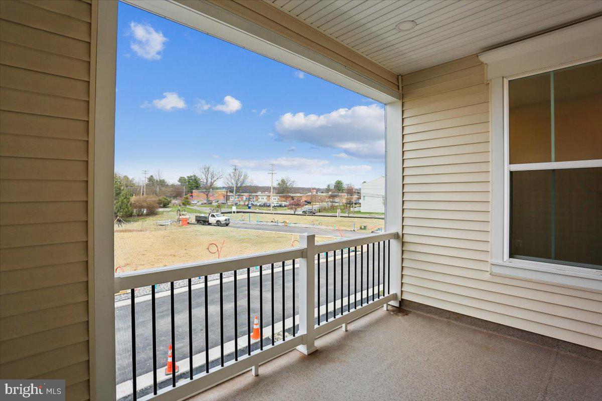 POOLESVILLE - Residential