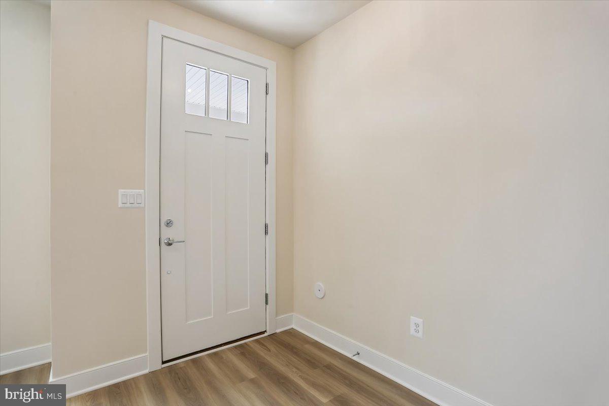 POOLESVILLE - Residential