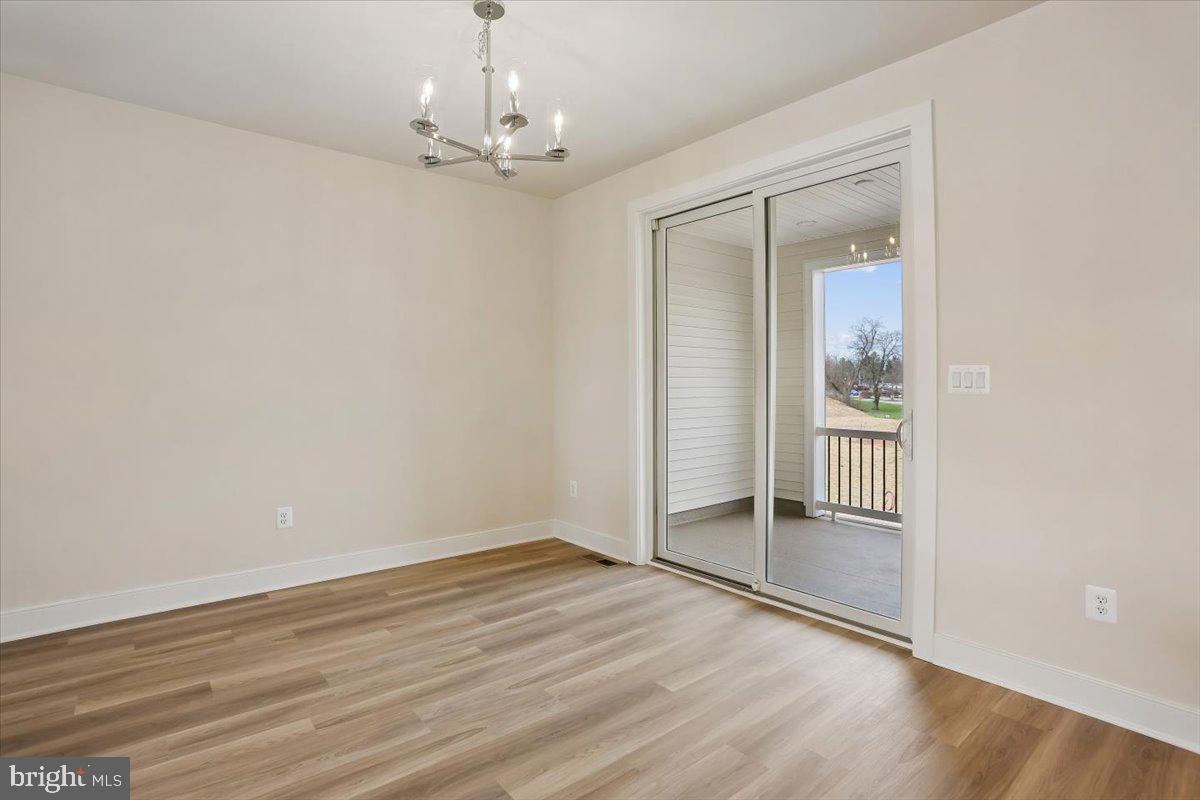 POOLESVILLE - Residential