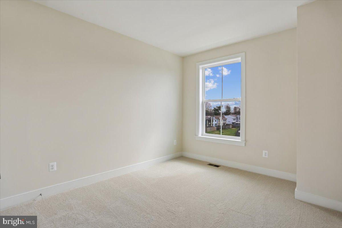 POOLESVILLE - Residential