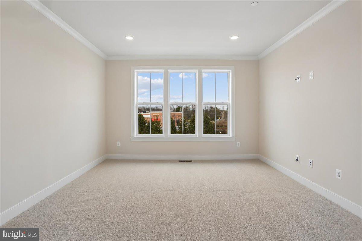 POOLESVILLE - Residential