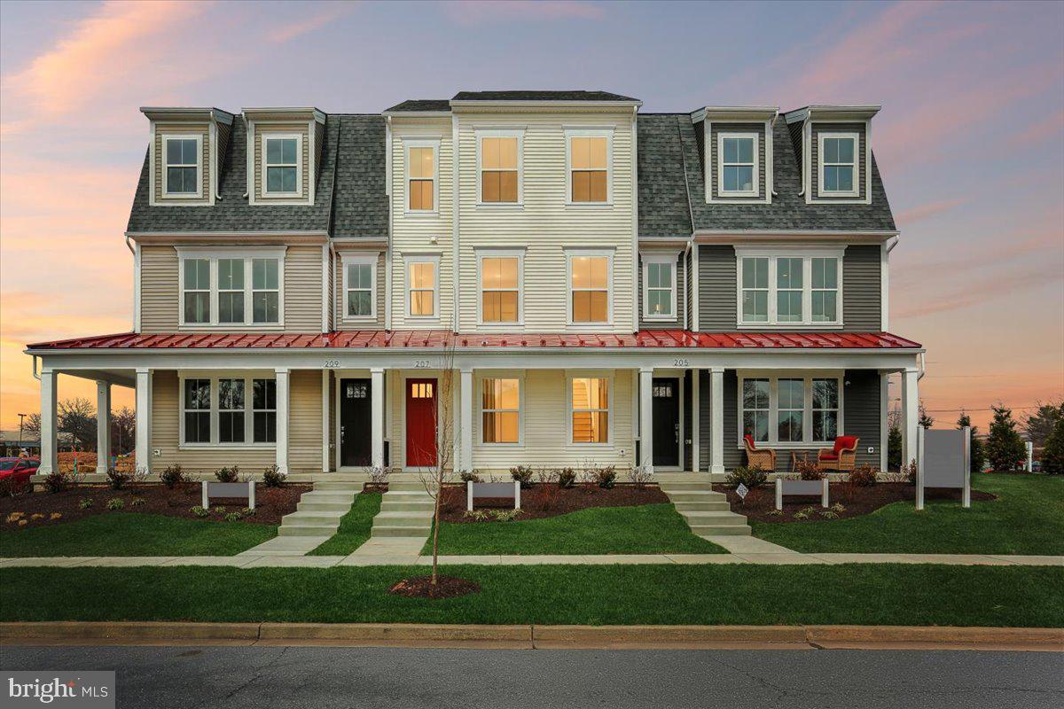 POOLESVILLE - Residential