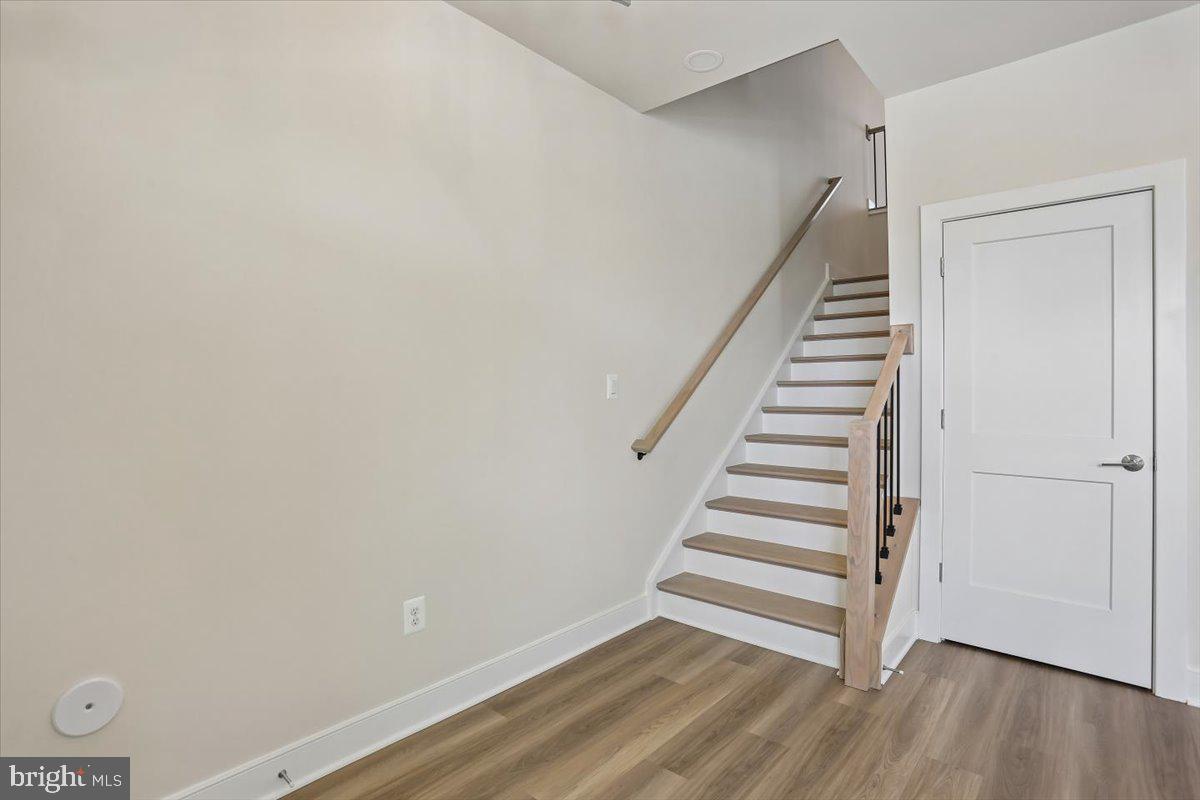 POOLESVILLE - Residential