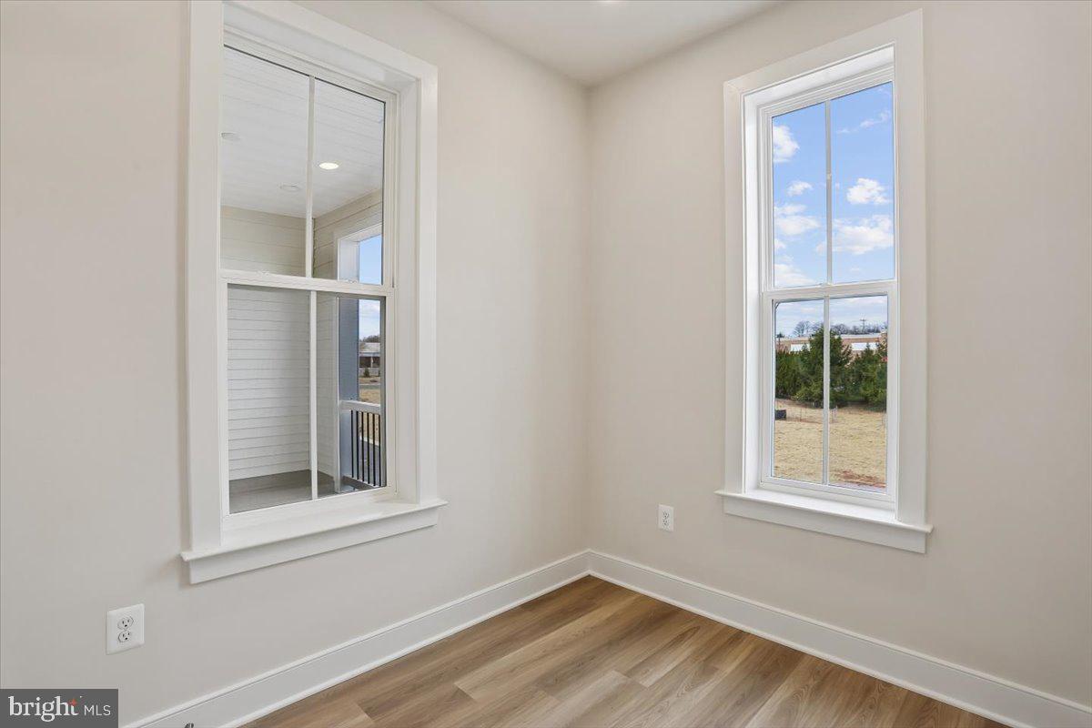 POOLESVILLE - Residential