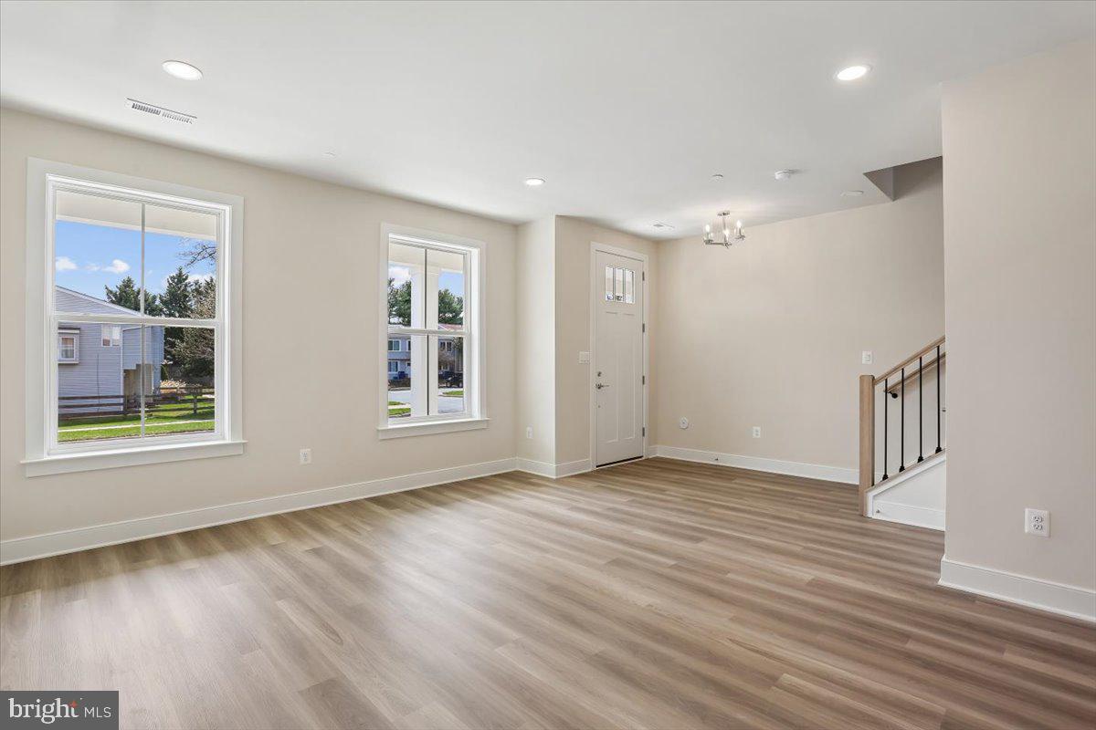 POOLESVILLE - Residential