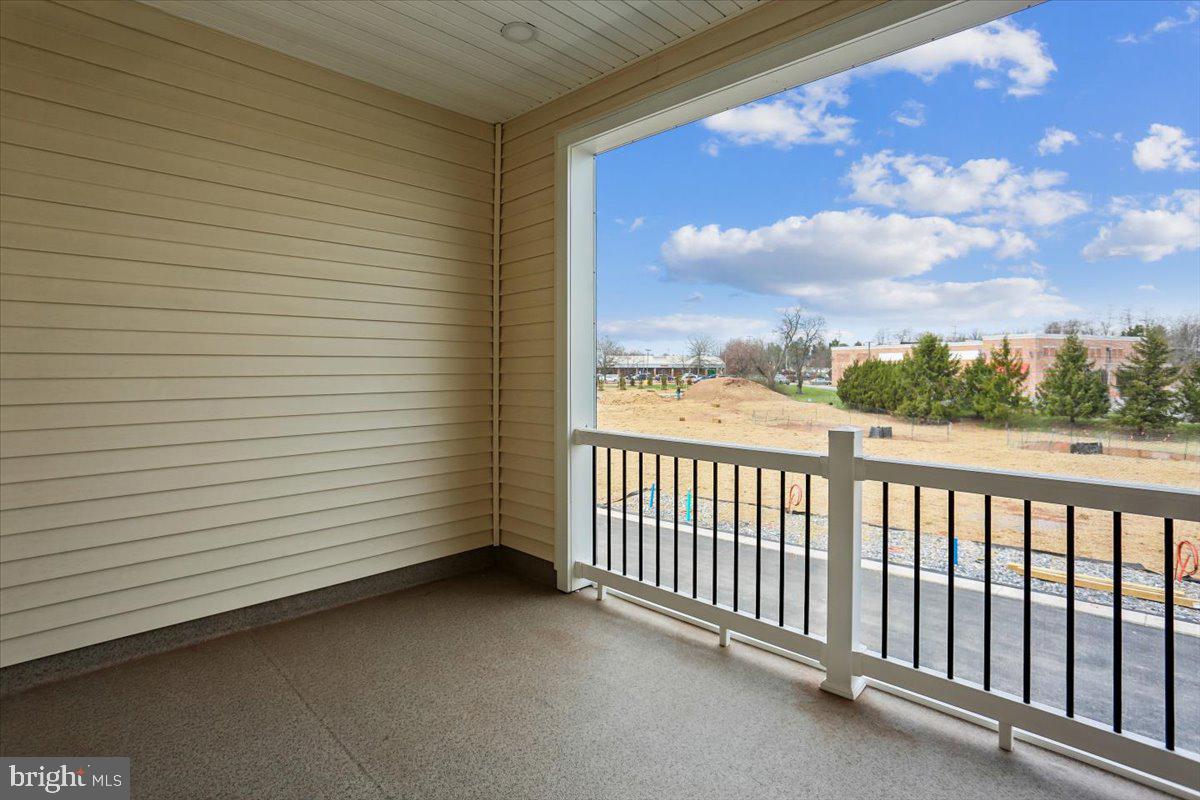 POOLESVILLE - Residential