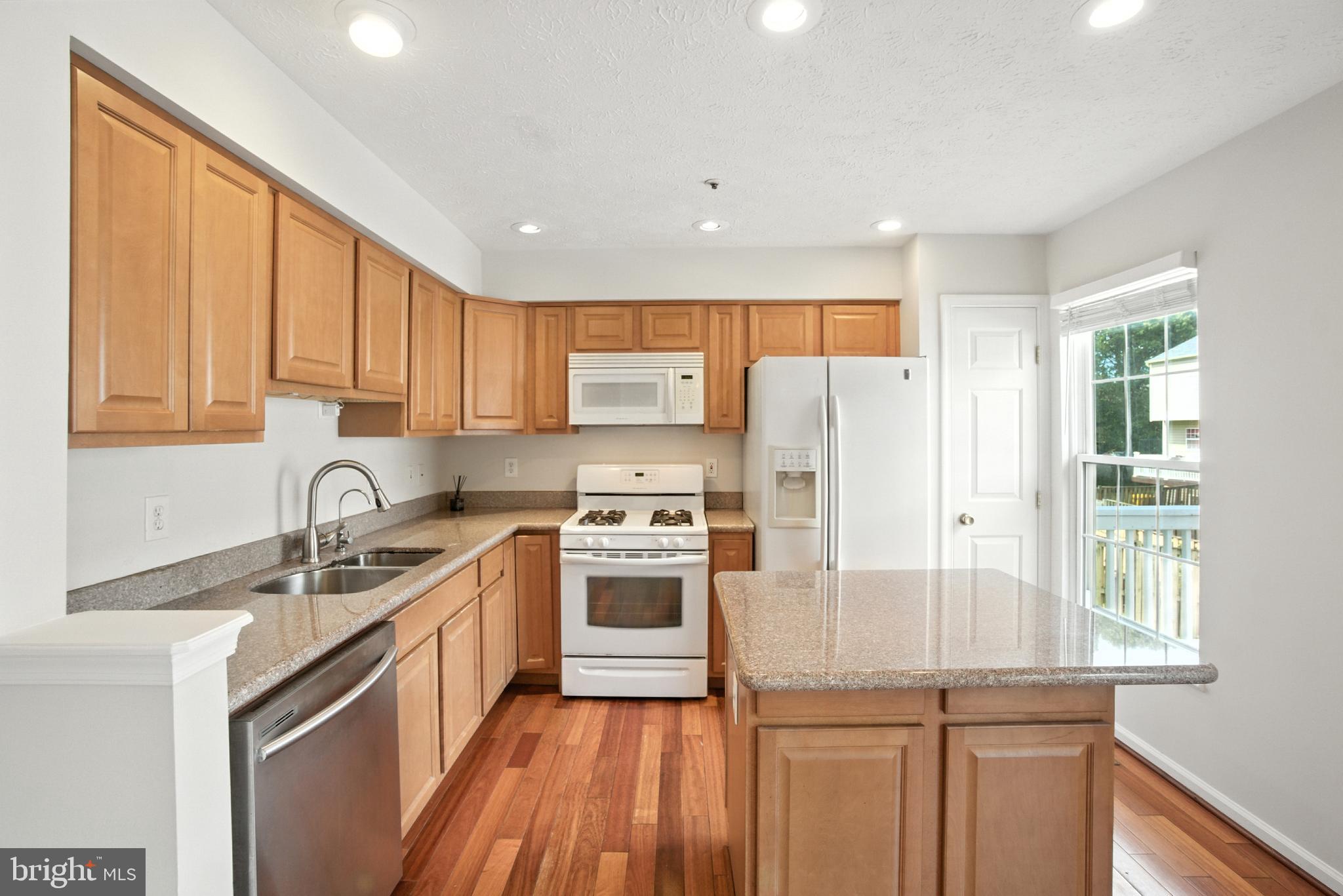 FOX CHASE - Residential