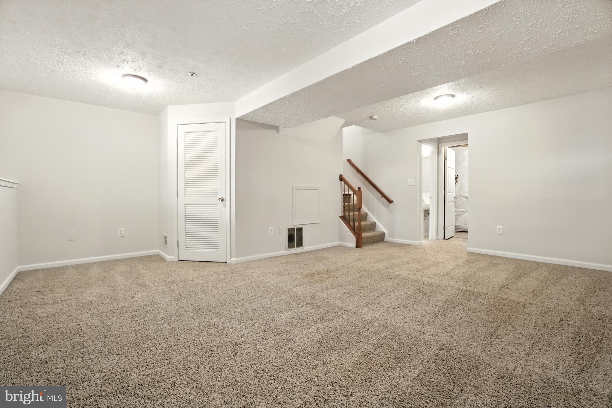 FOX CHASE - Residential