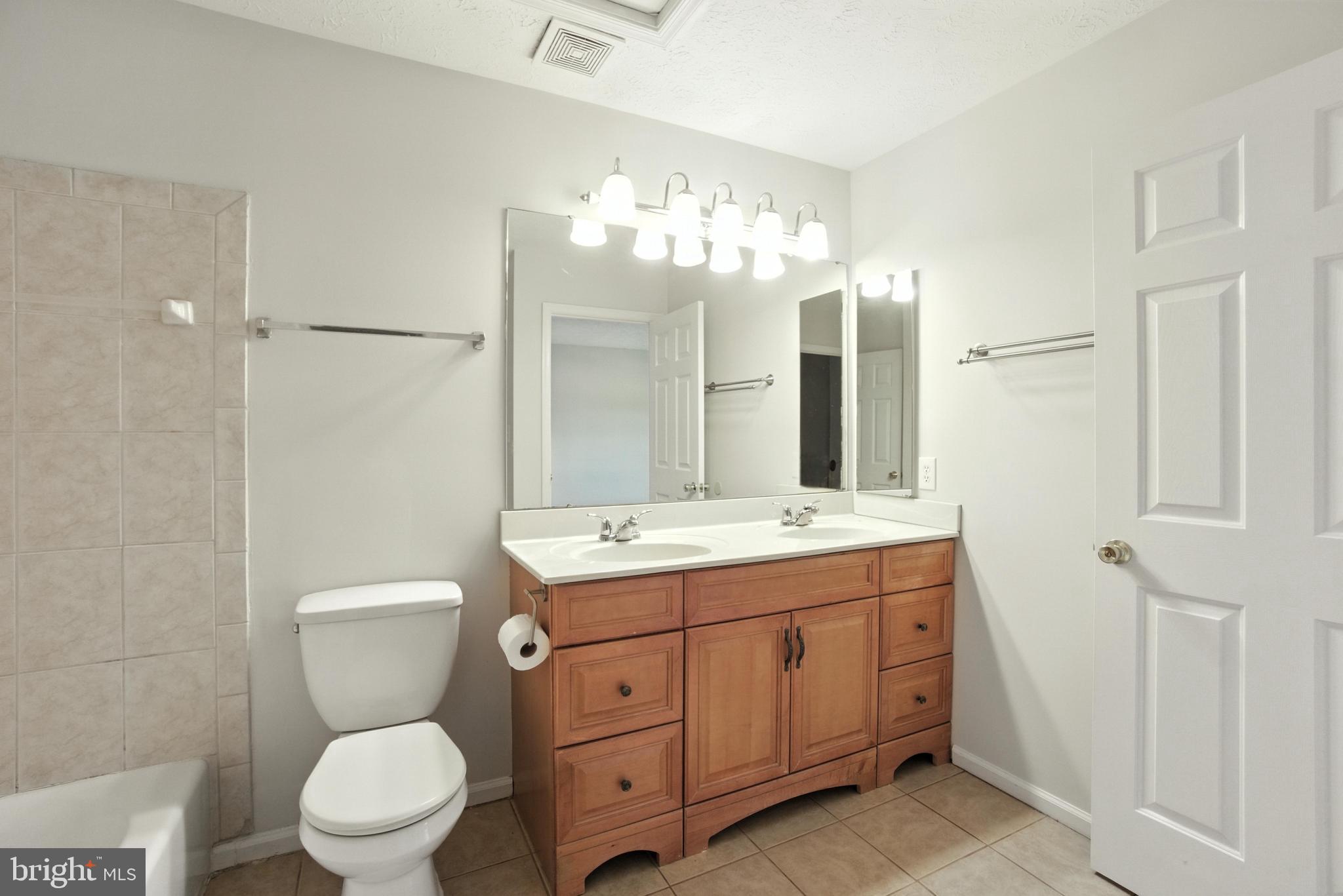 FOX CHASE - Residential