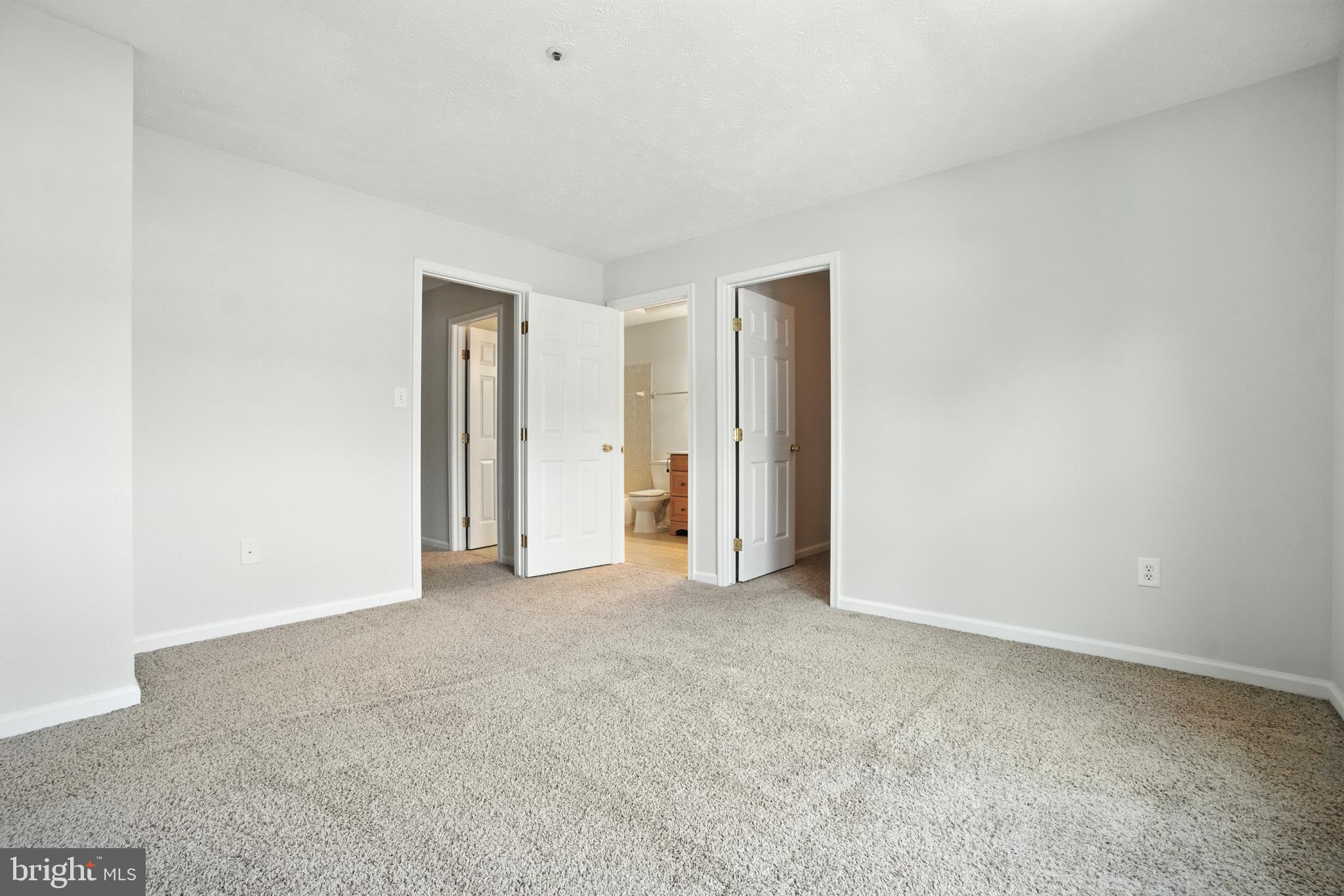 FOX CHASE - Residential