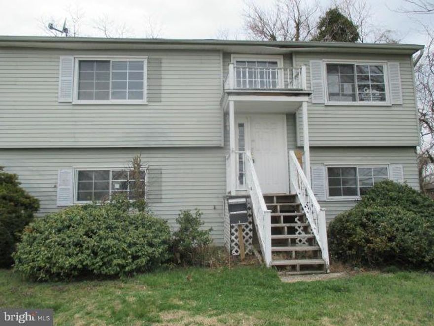 Spacious split foyer in Creek View with privacy fenced rear yard and in-ground pool . Main level offers 2 bedrooms ,full bath, Living room , kitchen and dining room. Nice size deck off dining room .Lower level has full bath, family room and bonus room. Walk out to covered patio to private rear yard. Water view from top floor. Close to schools, shopping and entertainment. Agents view doc's.