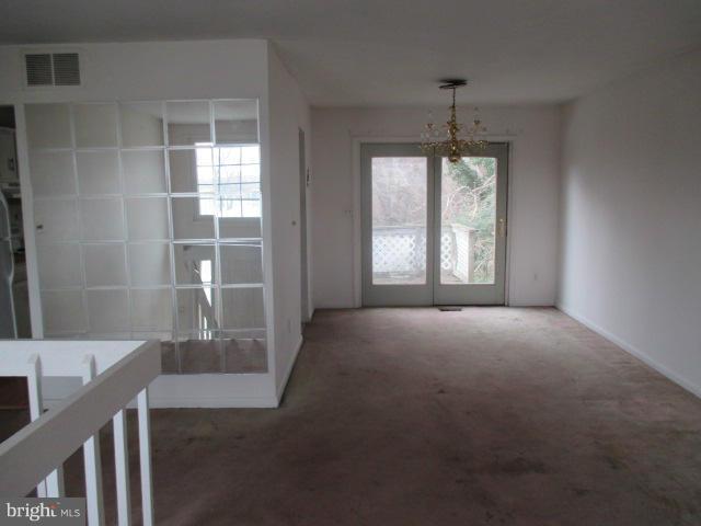 CREEK VIEW - Residential