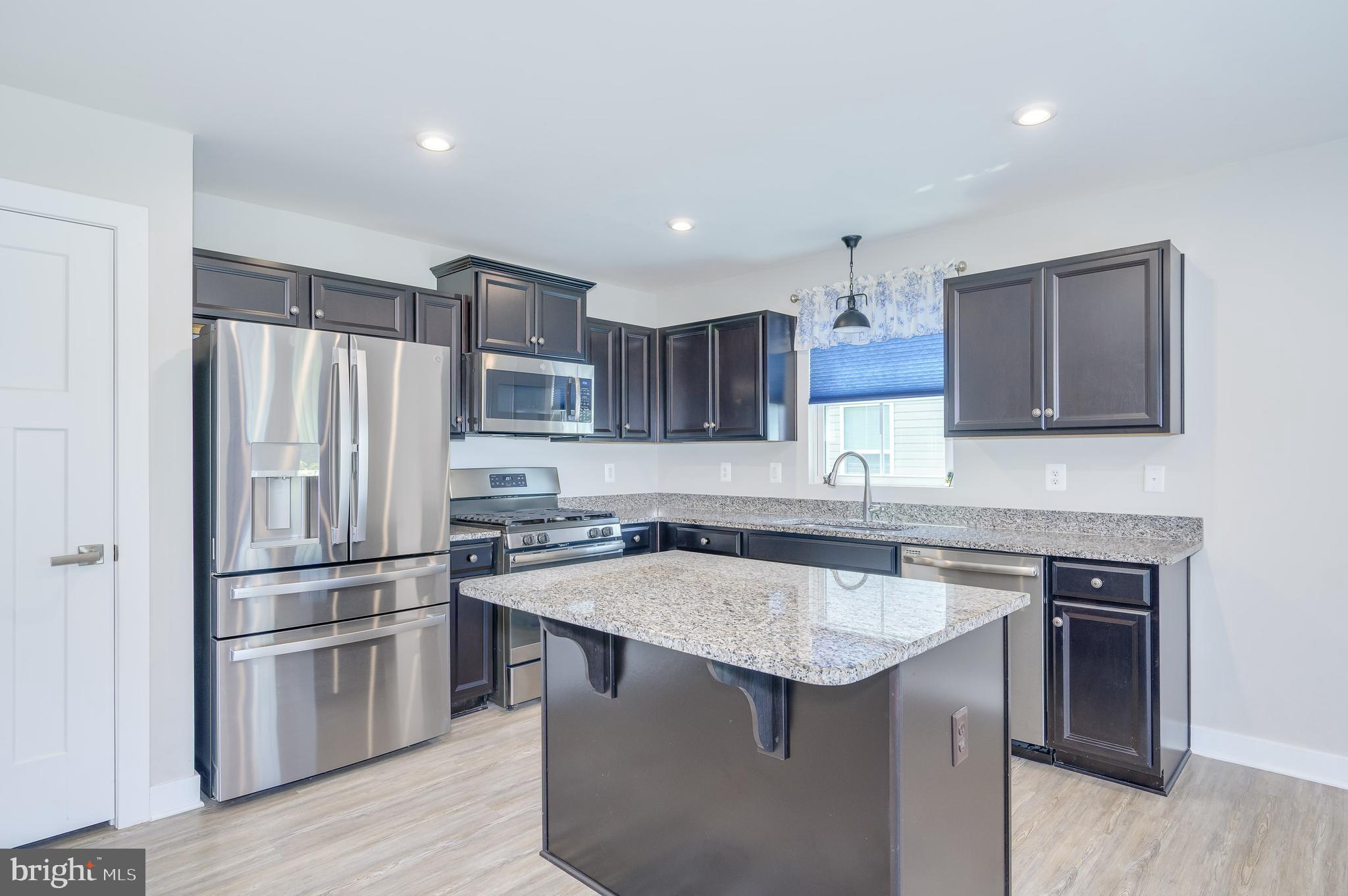 THE LAKES AT MARTINSBURG - Residential