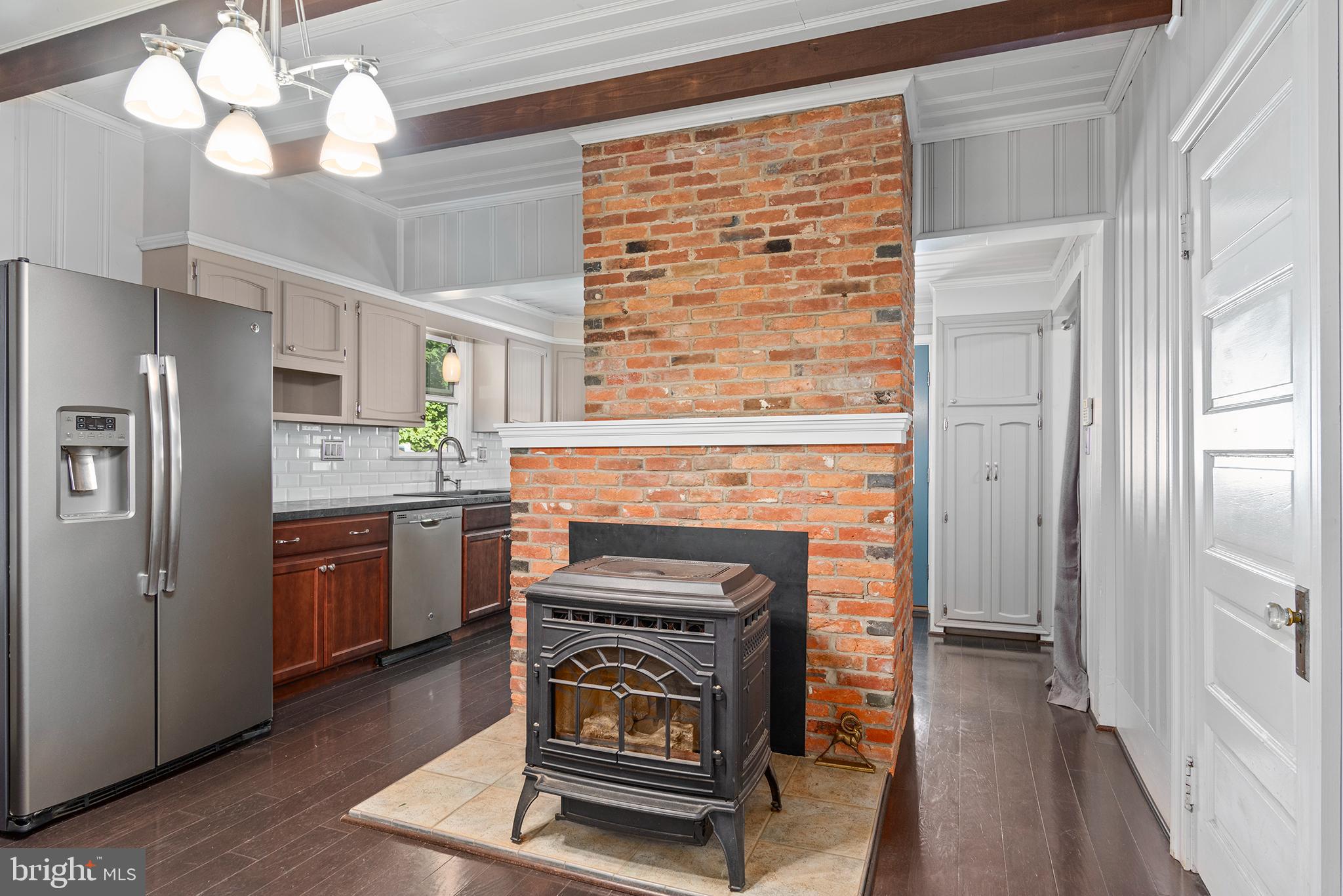 PERRYVILLE - Residential