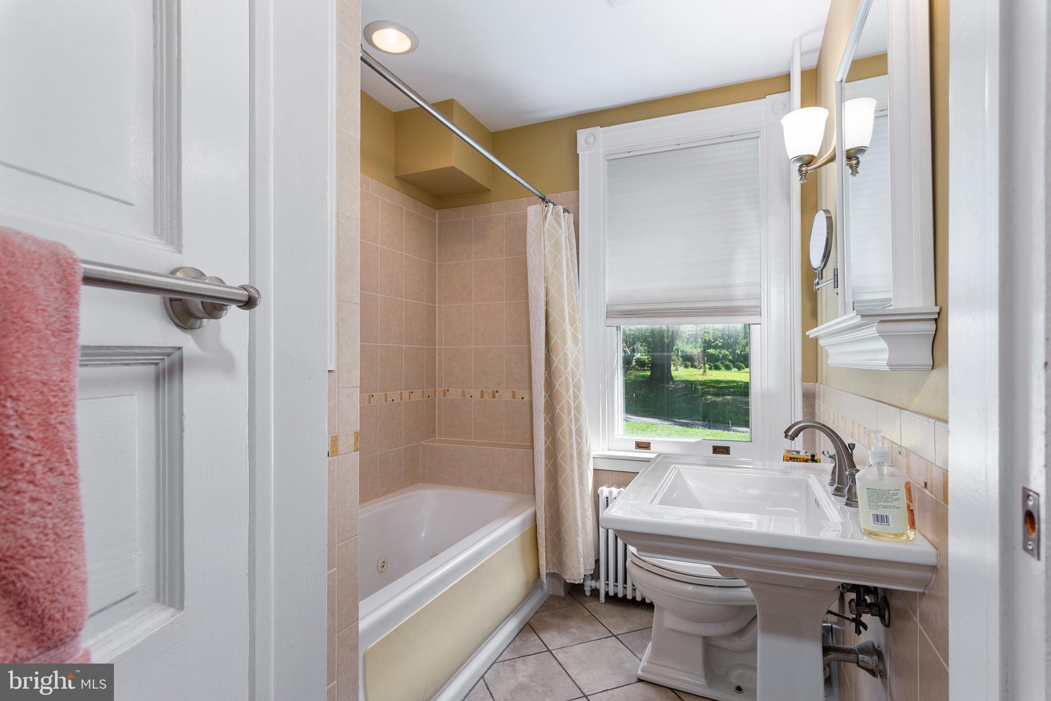 PERRYVILLE - Residential