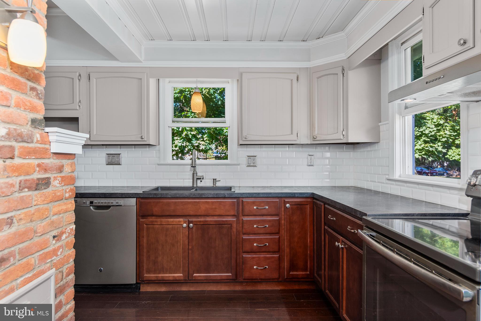 PERRYVILLE - Residential