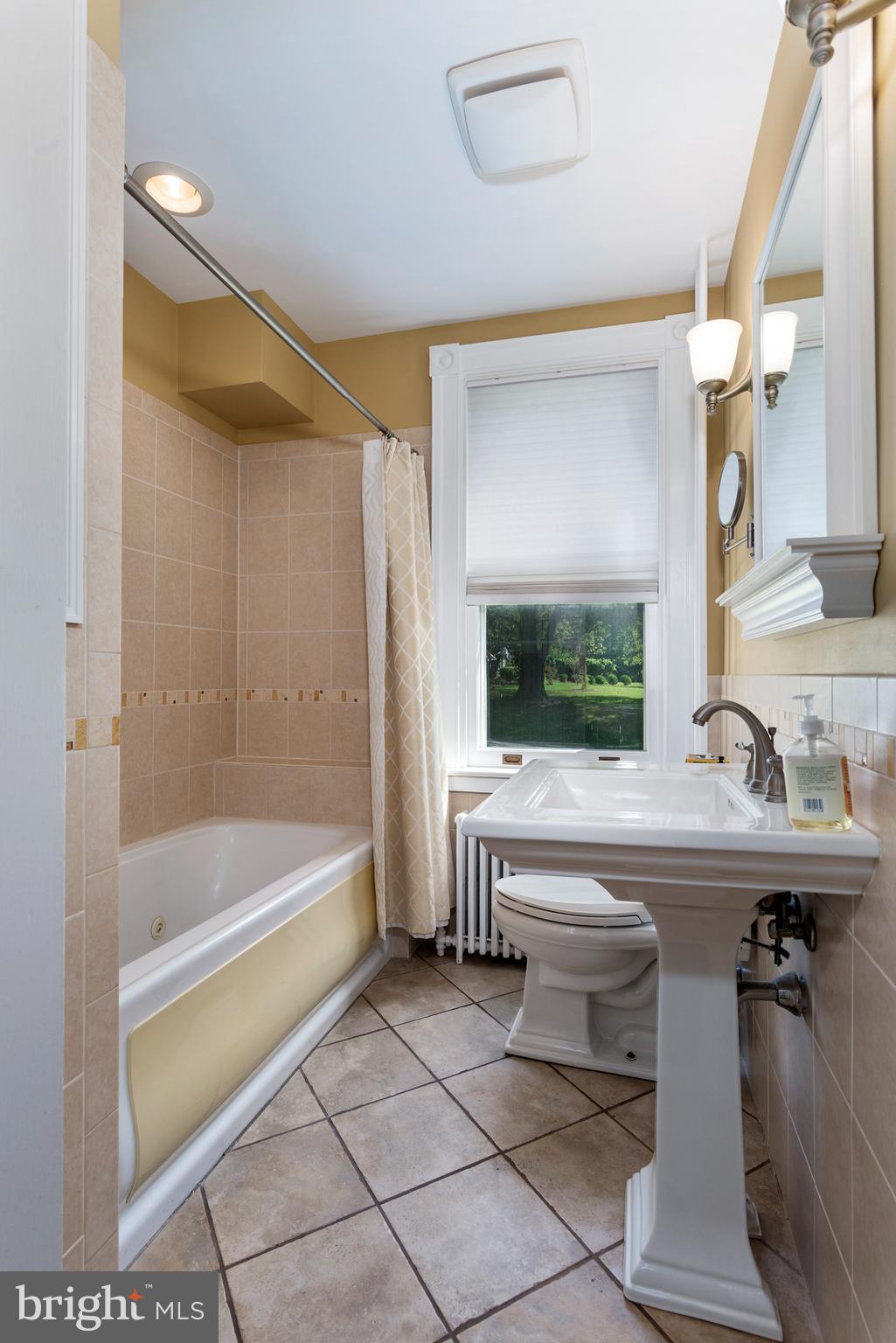 PERRYVILLE - Residential