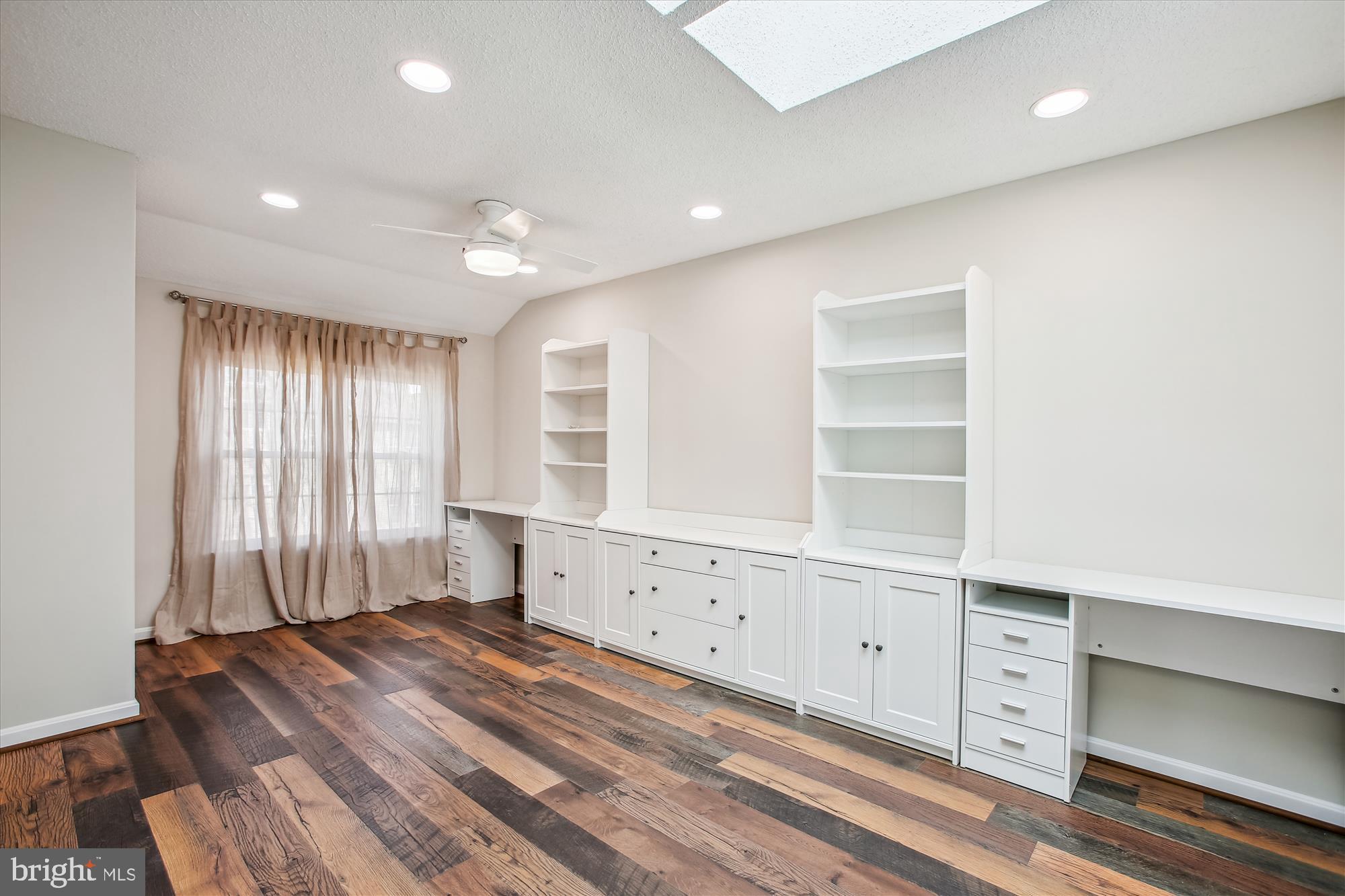 PENDERBROOK - Residential