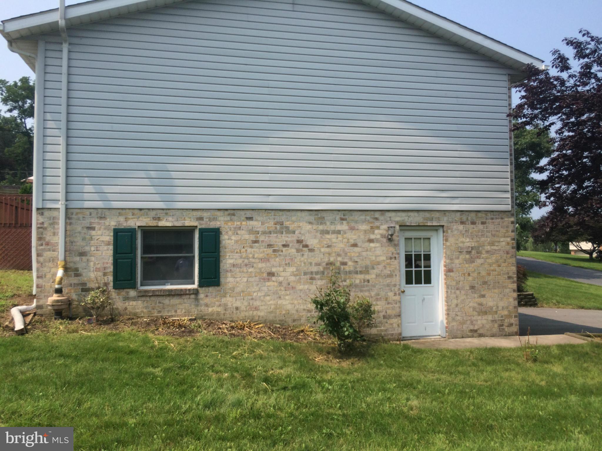 LAURICH HILLS - Residential