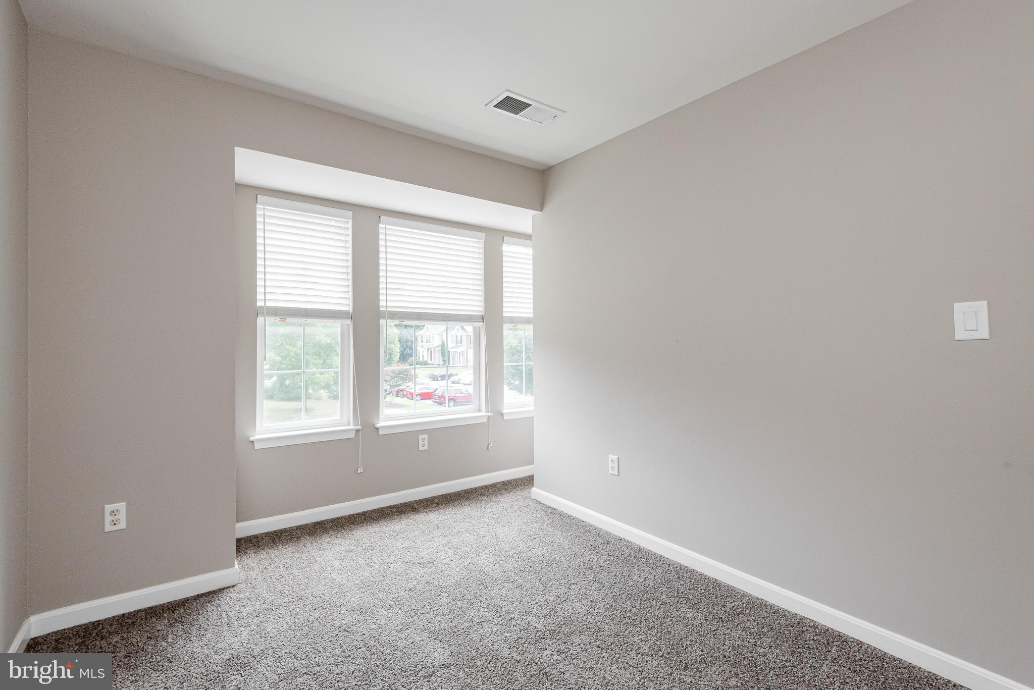 SEVEN OAKS - Residential