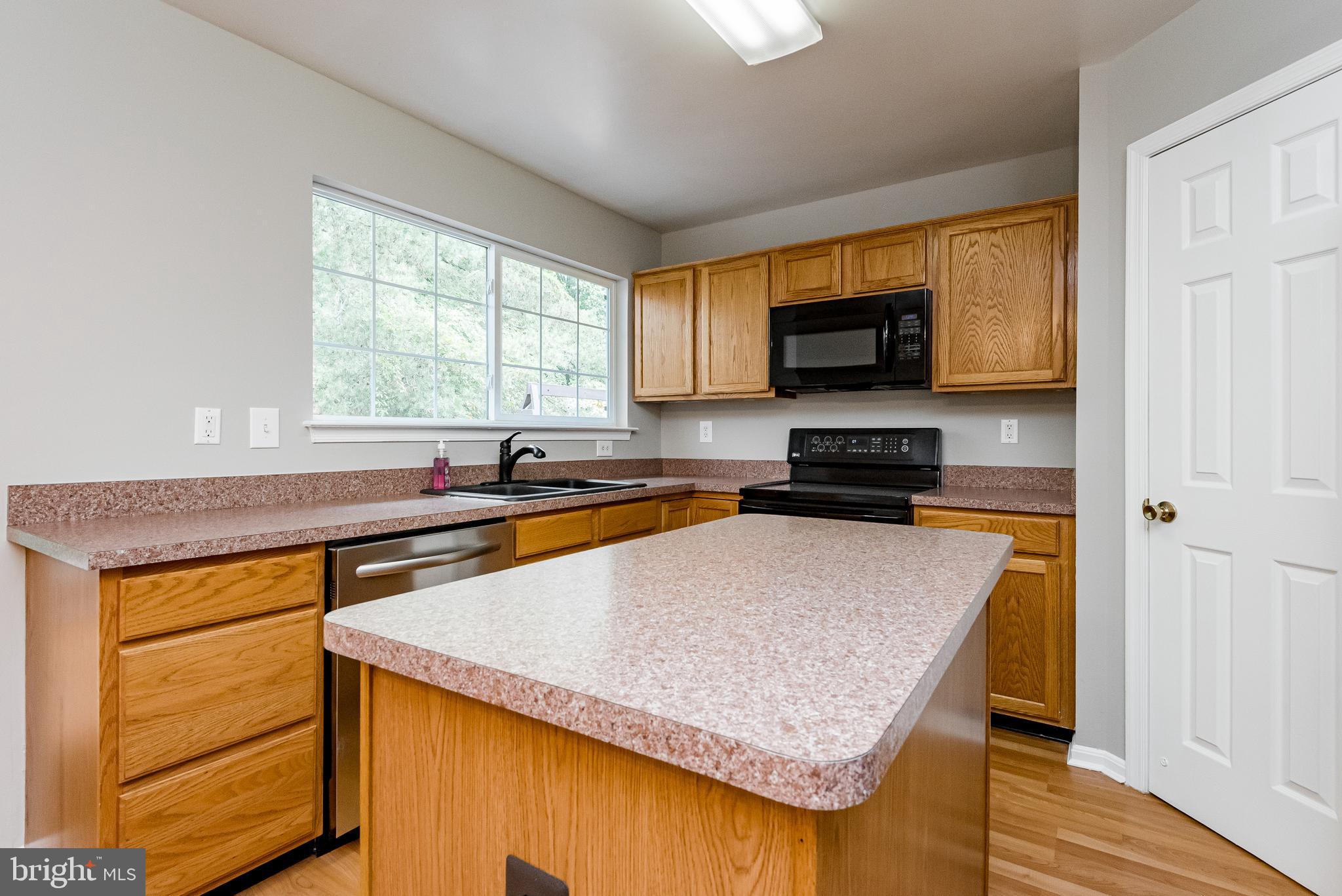 SEVEN OAKS - Residential