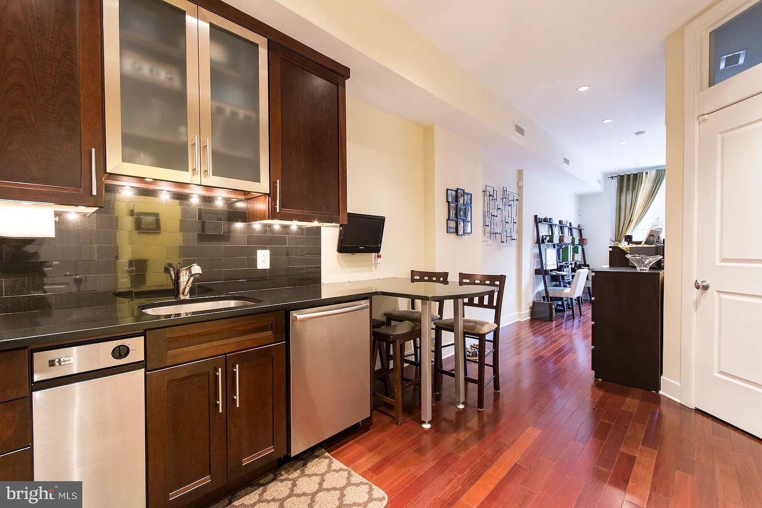 RITTENHOUSE SQUARE - Residential Lease