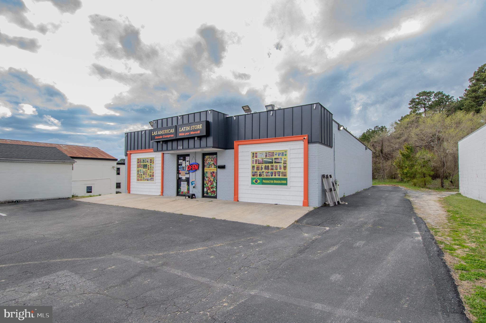 1718 N SALISBURY BOULEVARD