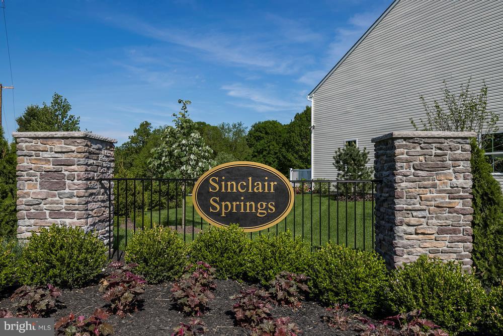 SINCLAIR SPRINGS - Residential