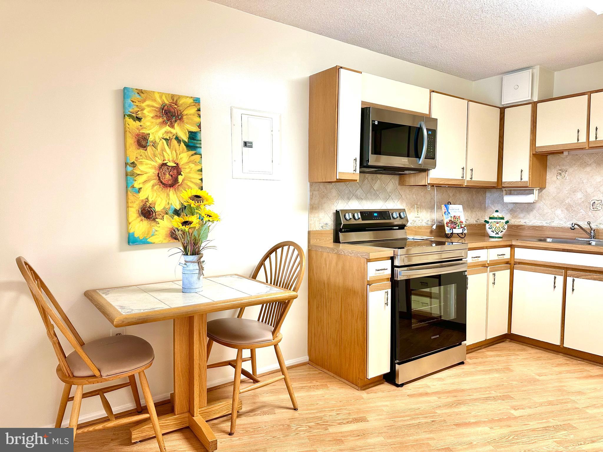 LEISURE WORLD - Residential