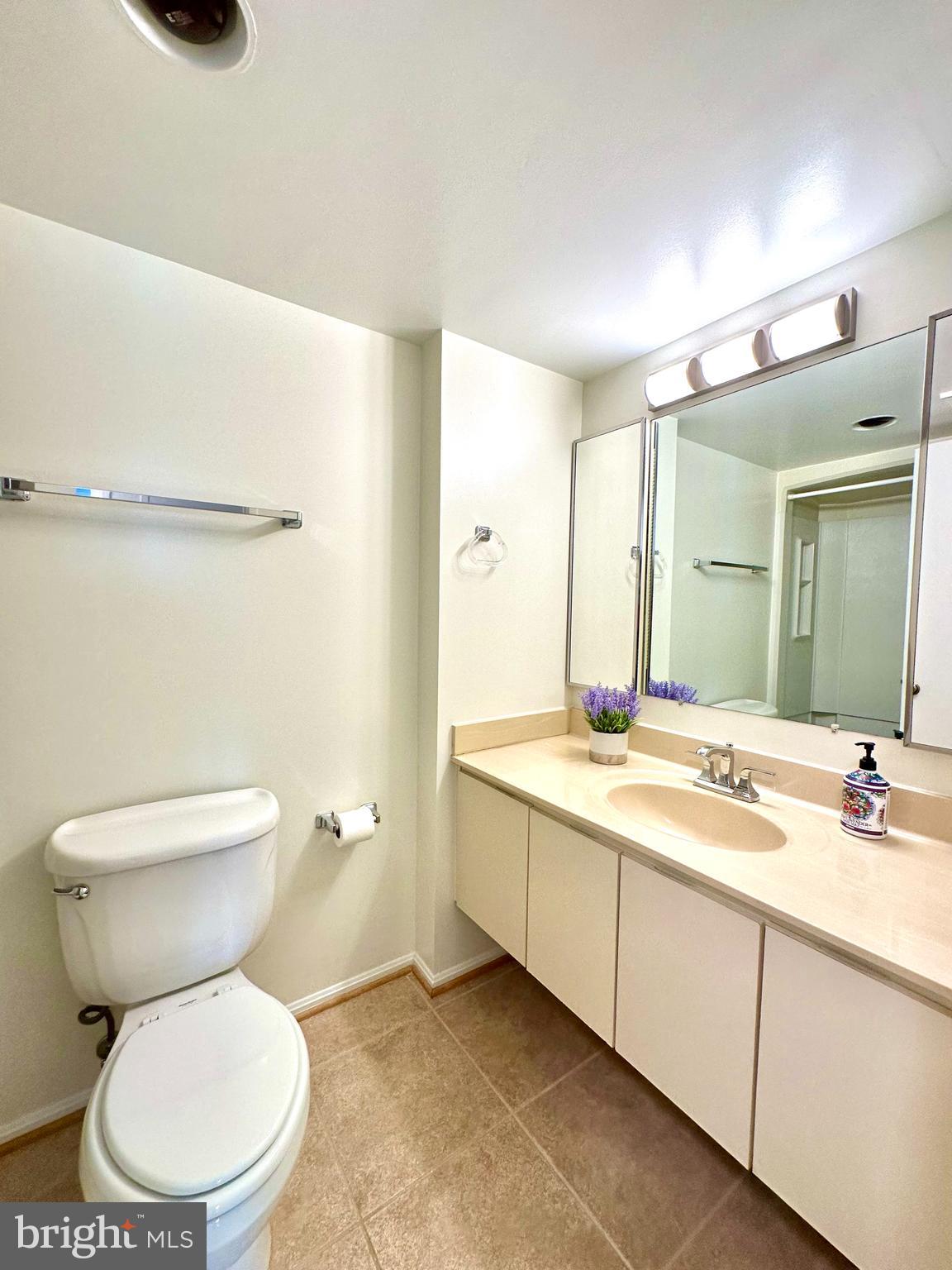 LEISURE WORLD - Residential