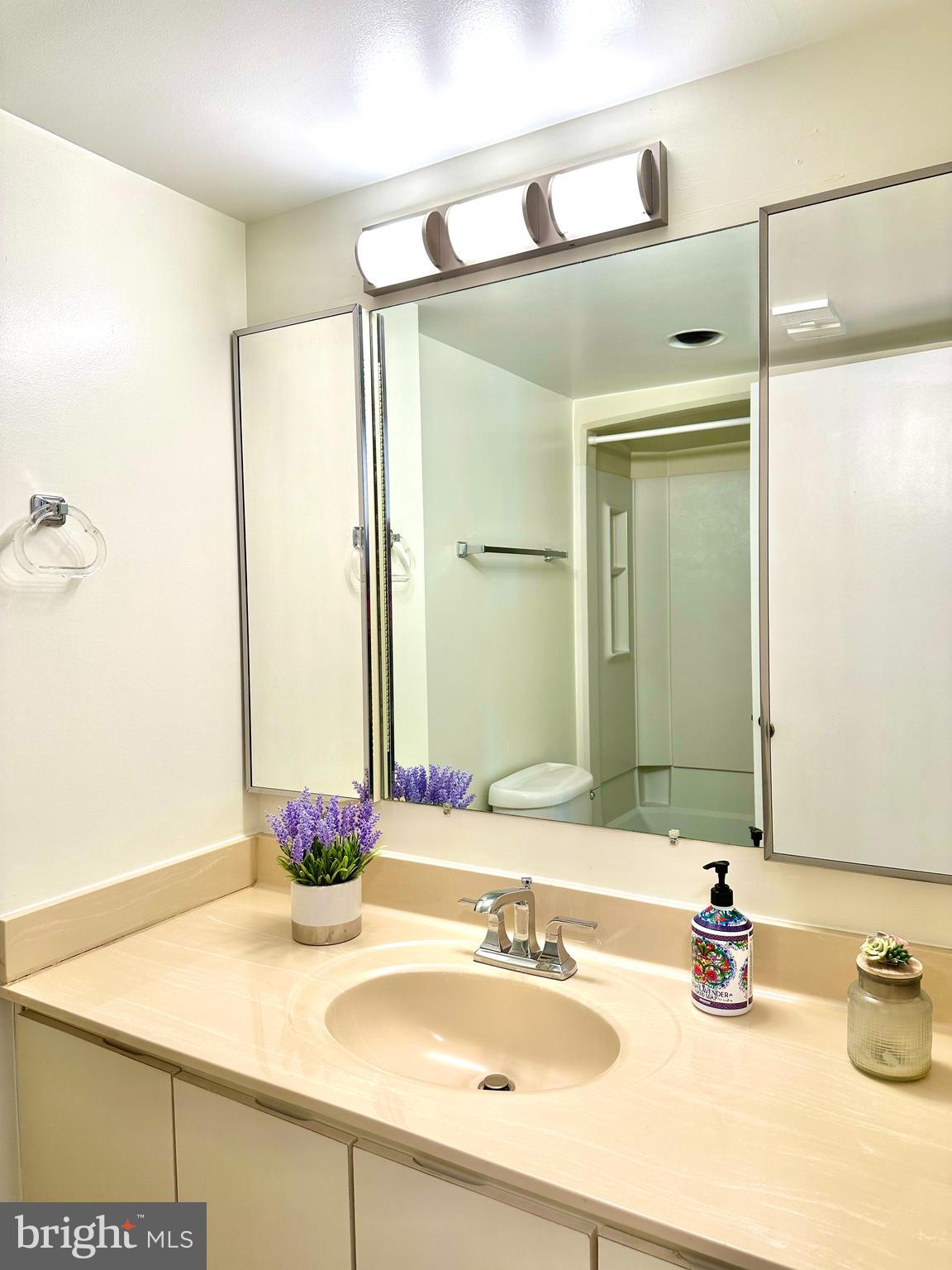 LEISURE WORLD - Residential