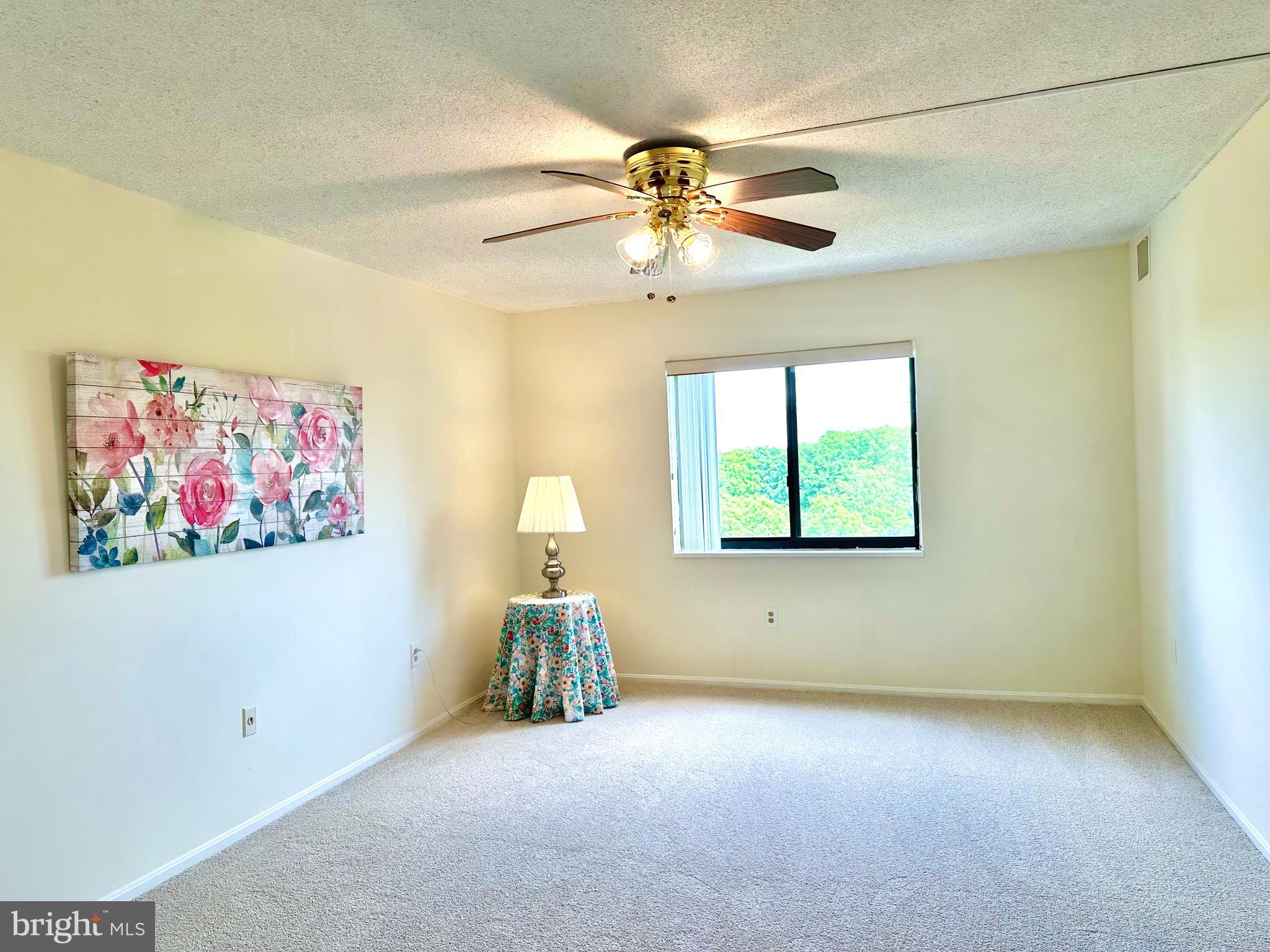 LEISURE WORLD - Residential