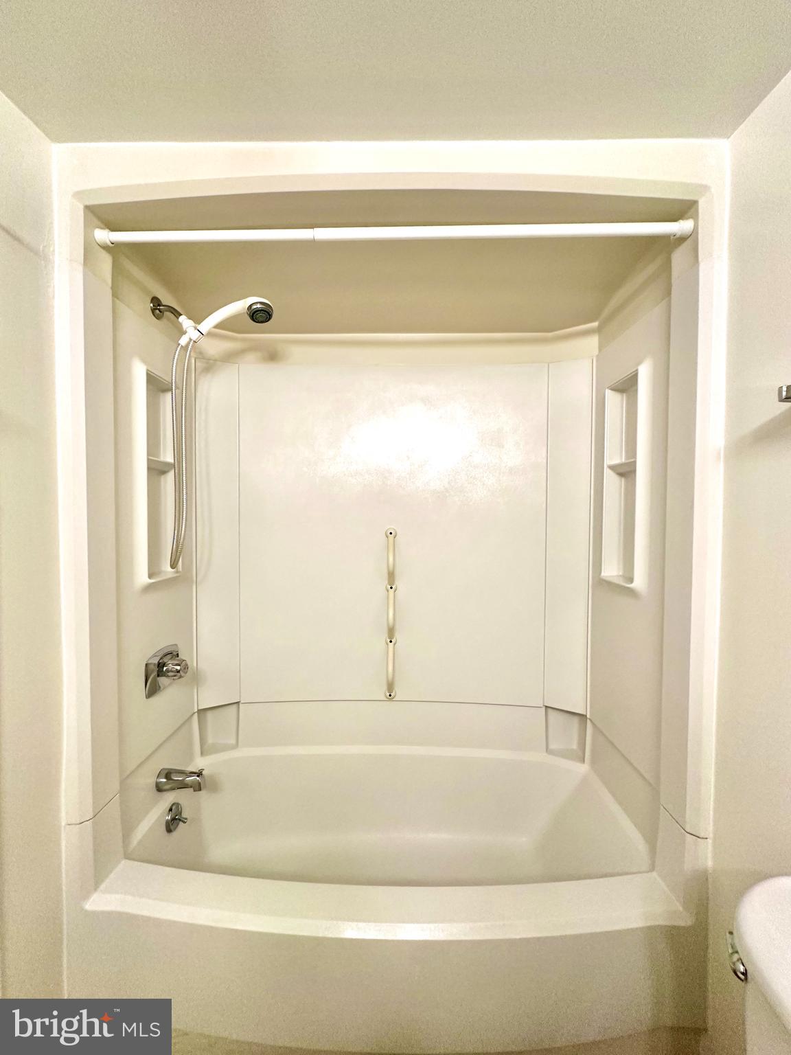 LEISURE WORLD - Residential