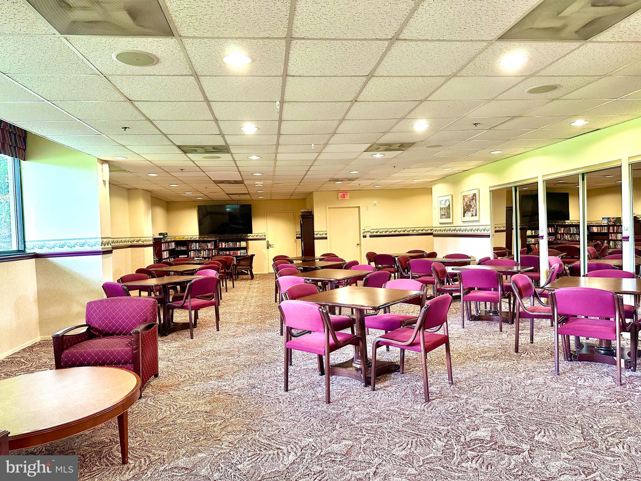 LEISURE WORLD - Residential