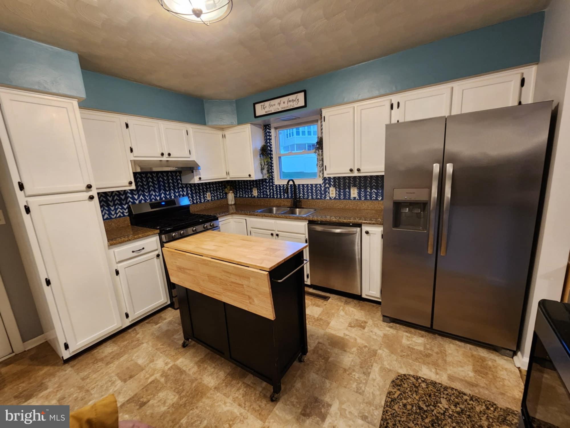 HALL ESTATES - Residential