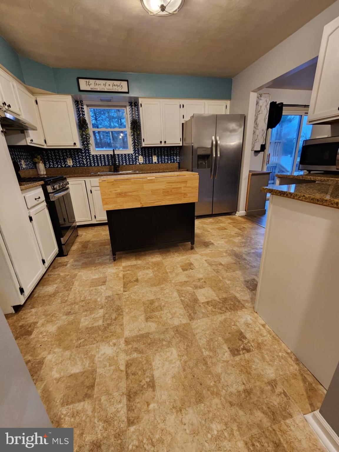 HALL ESTATES - Residential