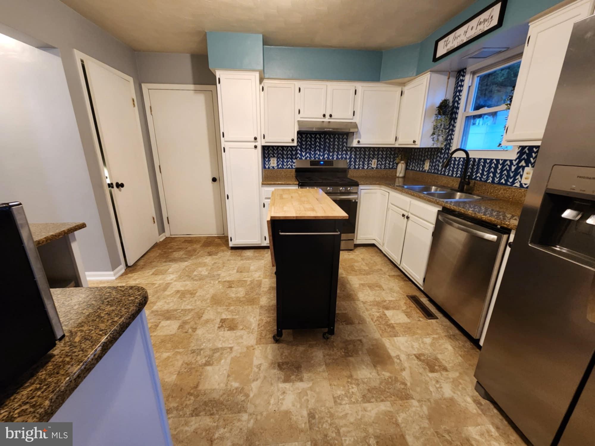 HALL ESTATES - Residential