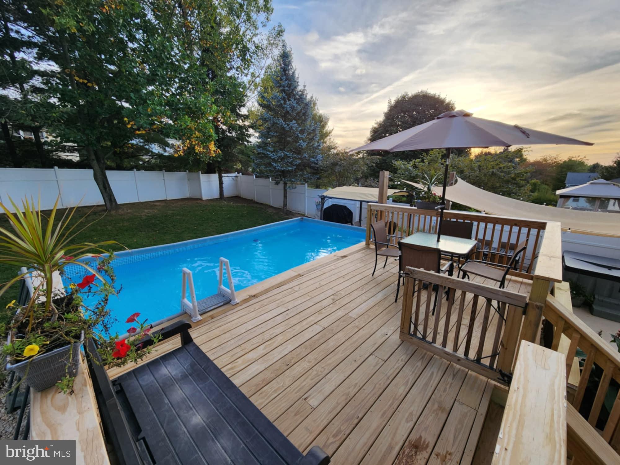 HALL ESTATES - Residential