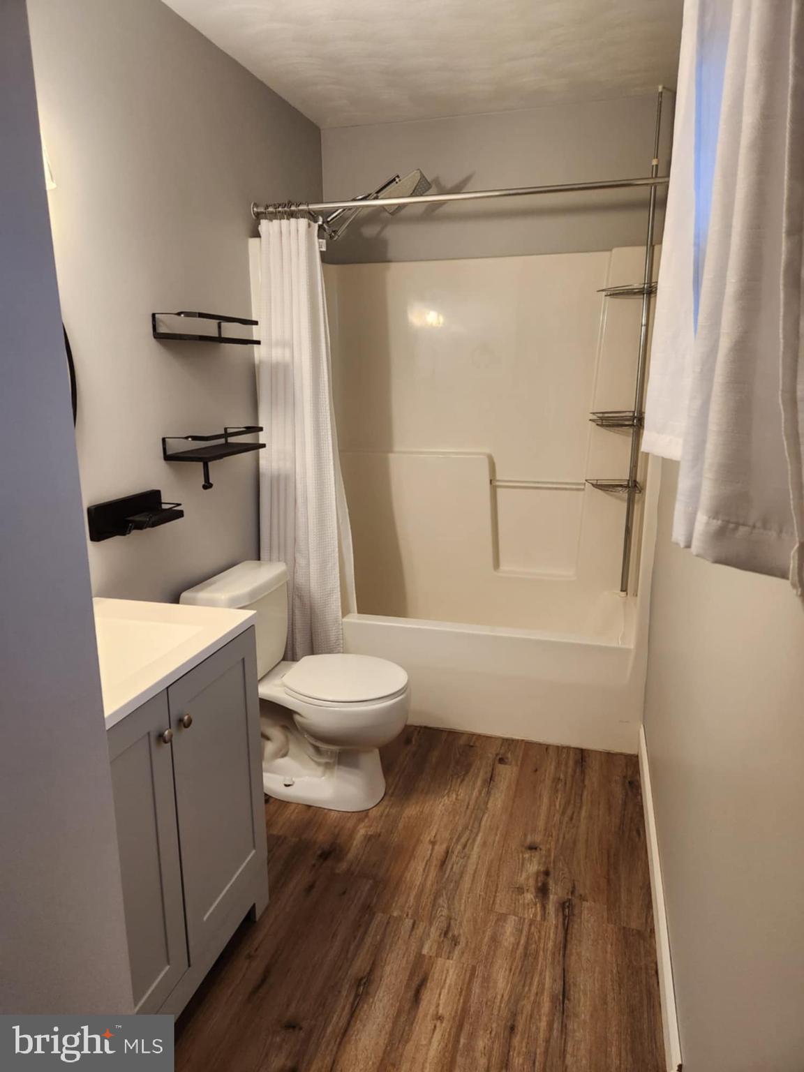 HALL ESTATES - Residential