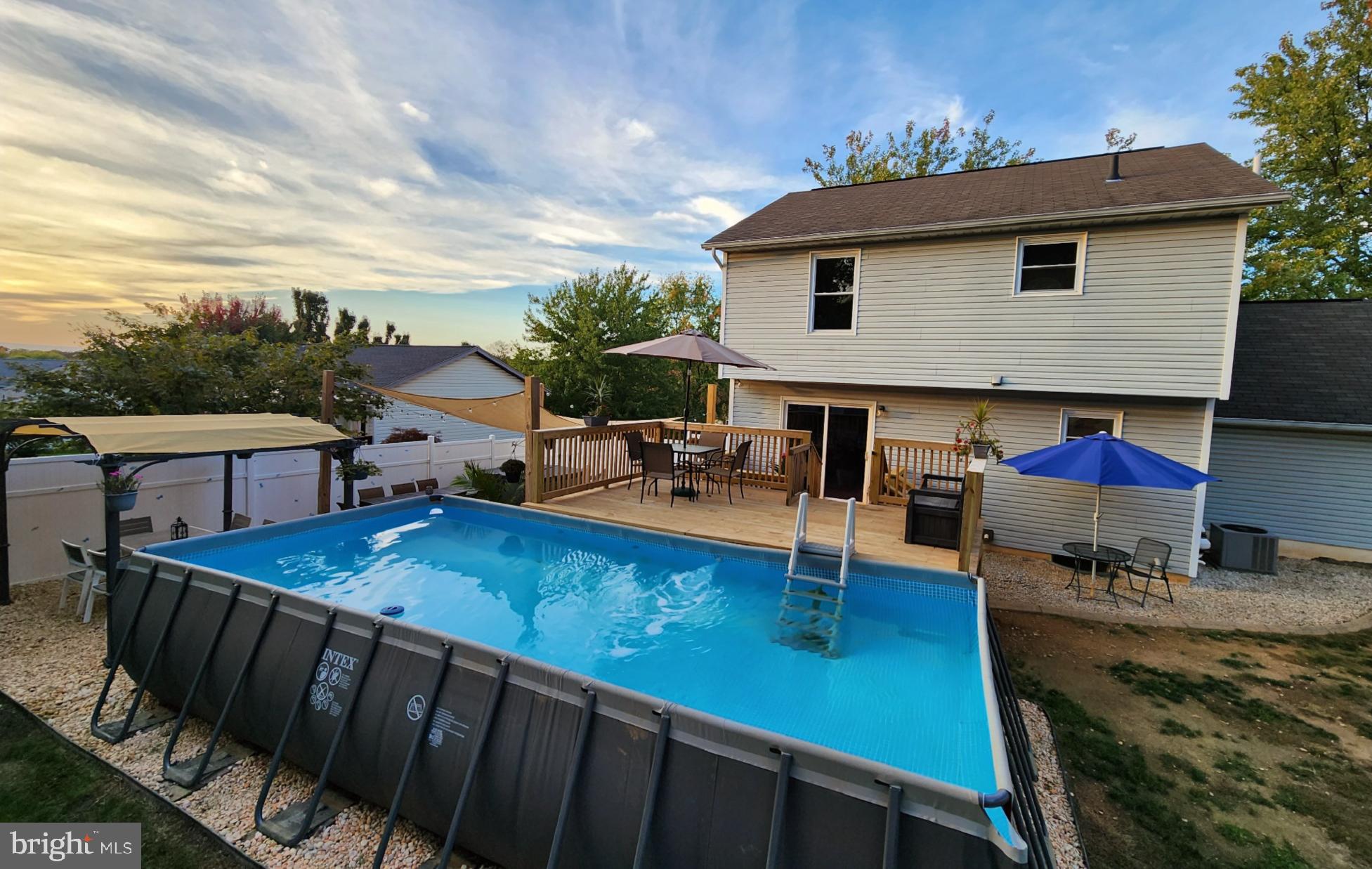 HALL ESTATES - Residential