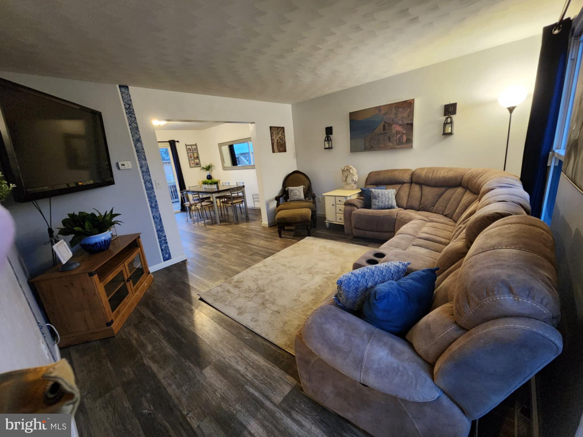 HALL ESTATES - Residential