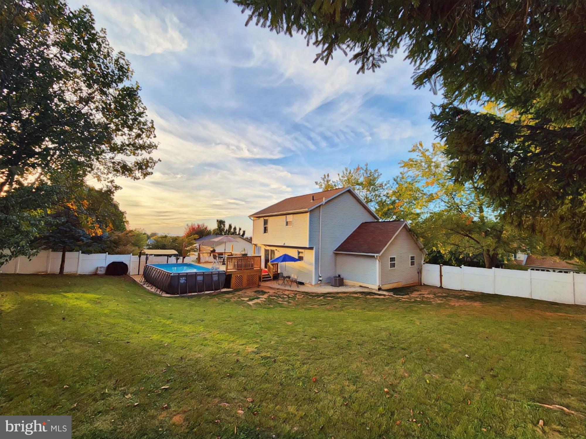 HALL ESTATES - Residential