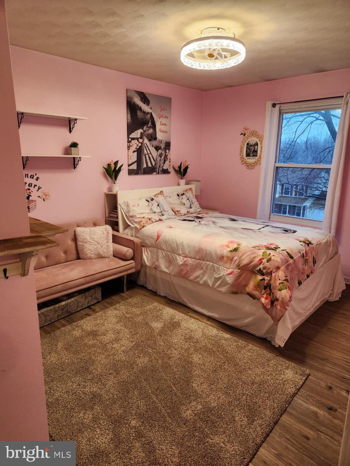 HALL ESTATES - Residential