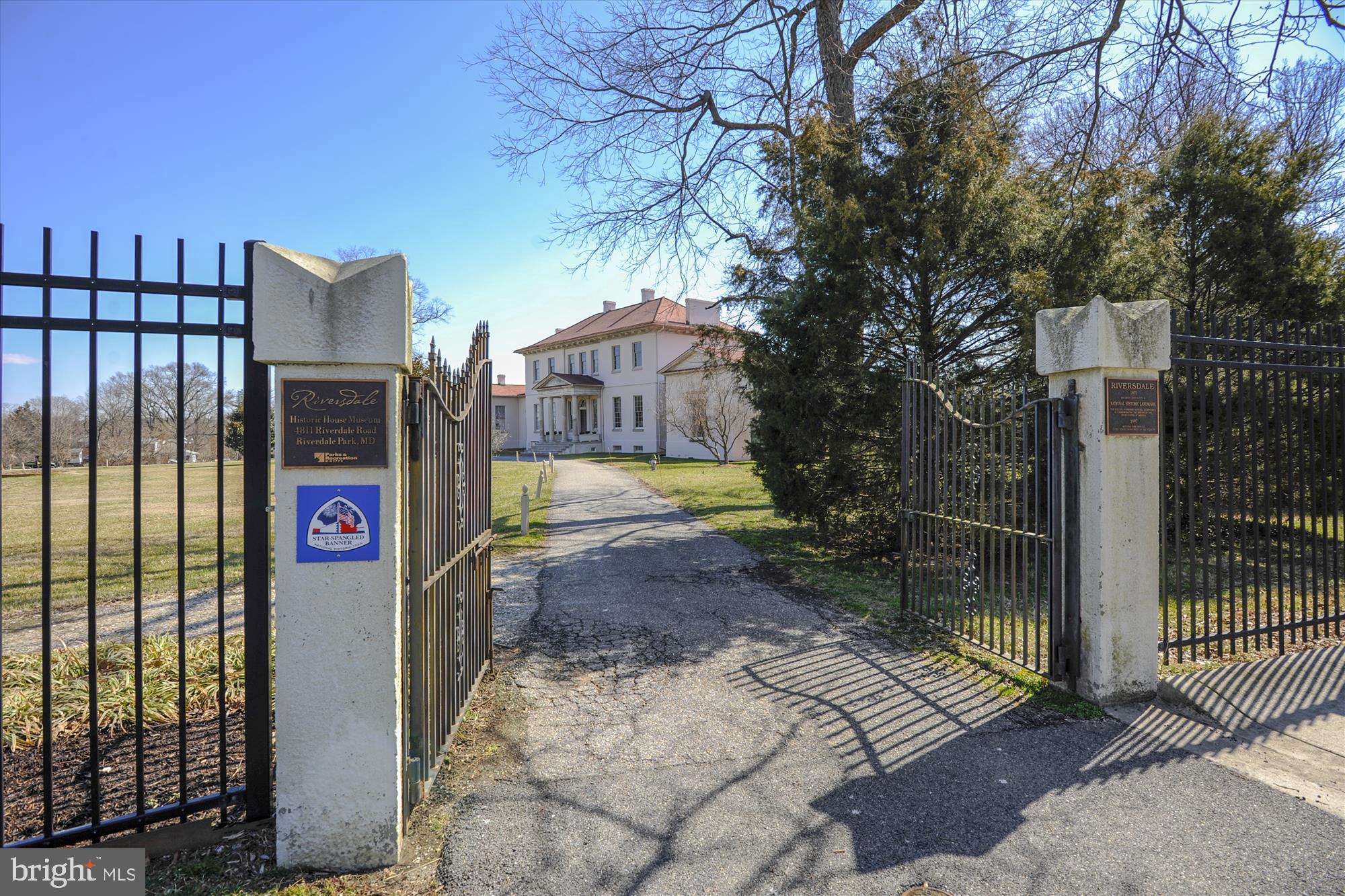 RIVERDALE PARK - Residential
