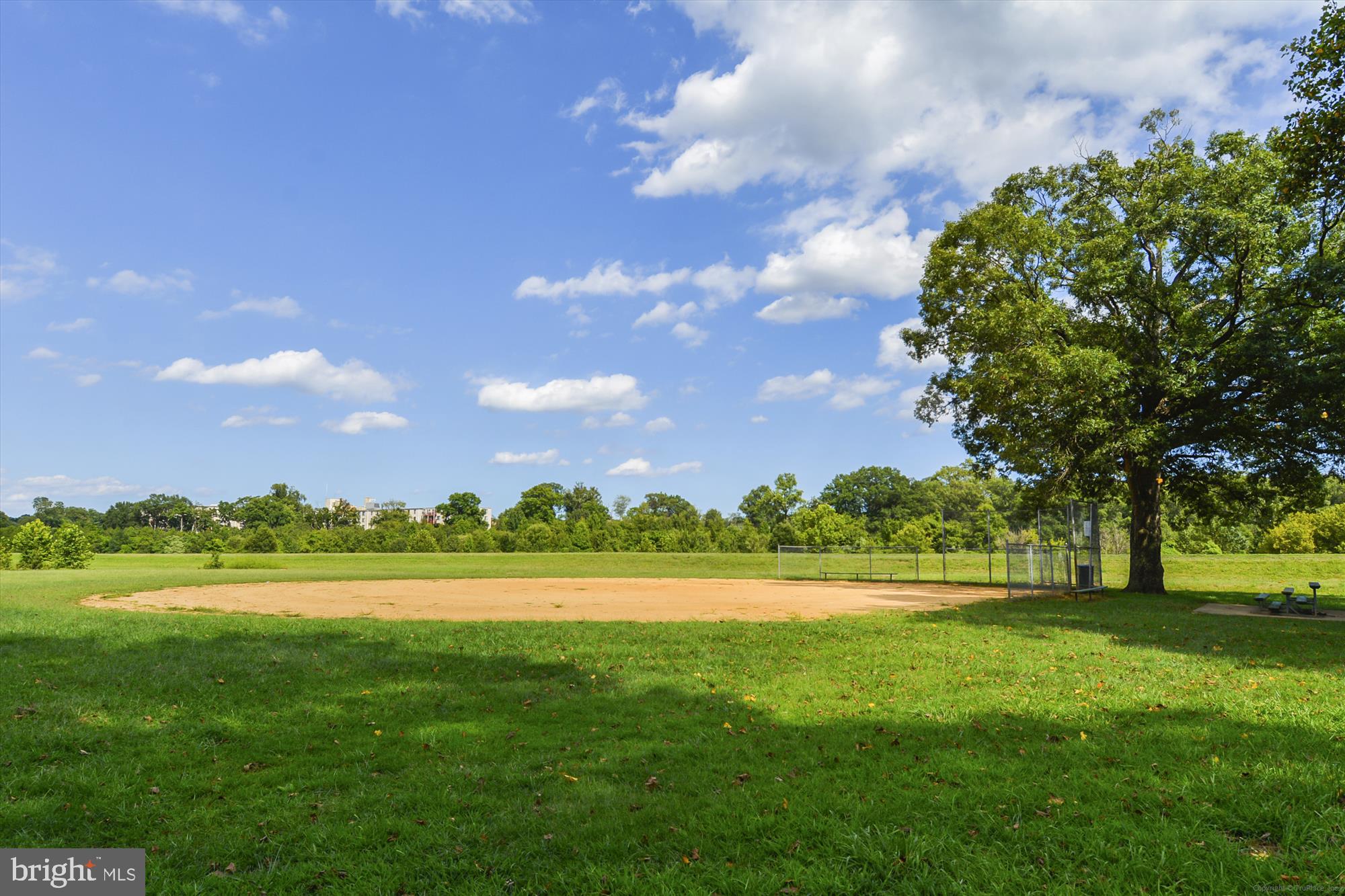 RIVERDALE PARK - Residential
