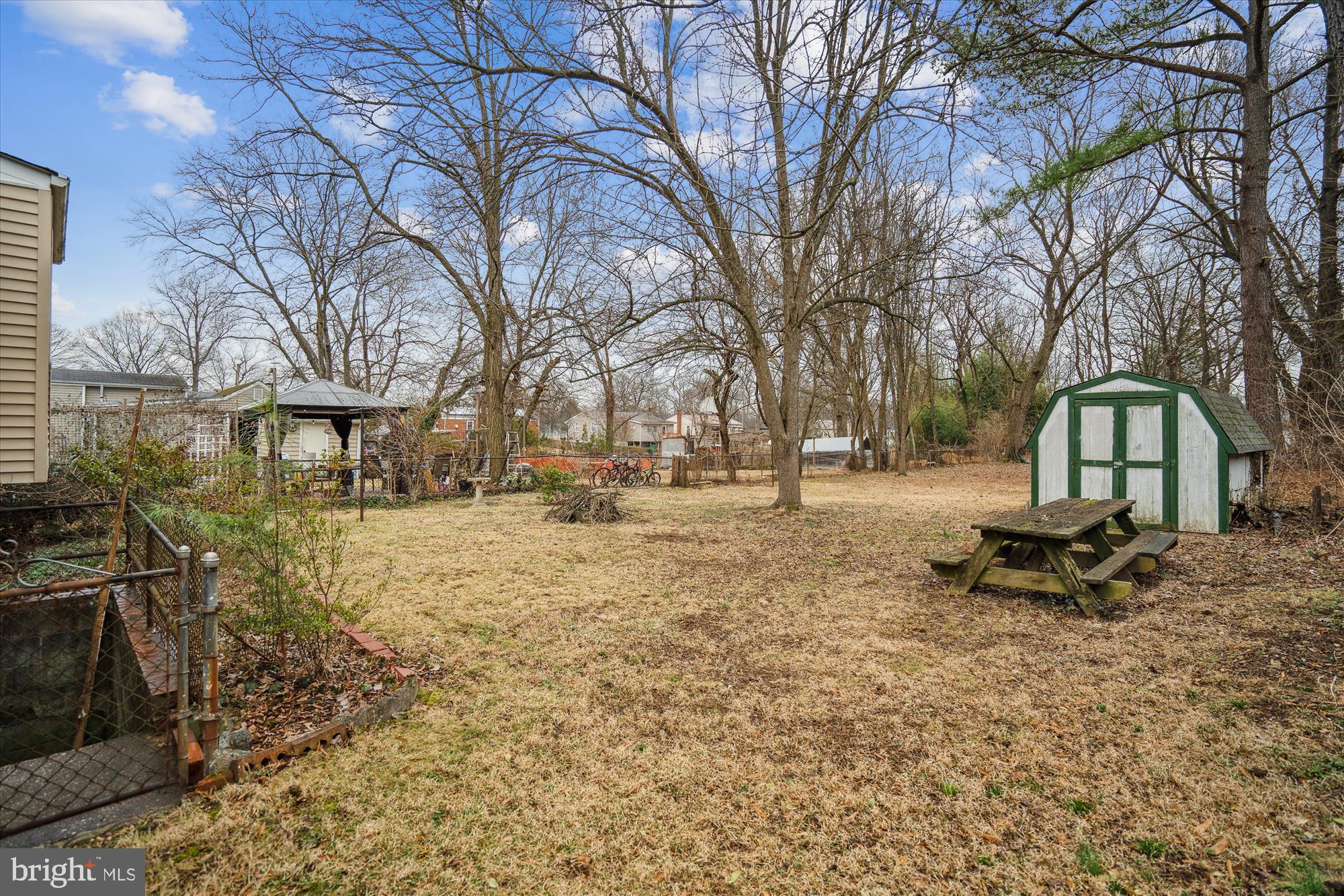 RIVERDALE PARK - Residential