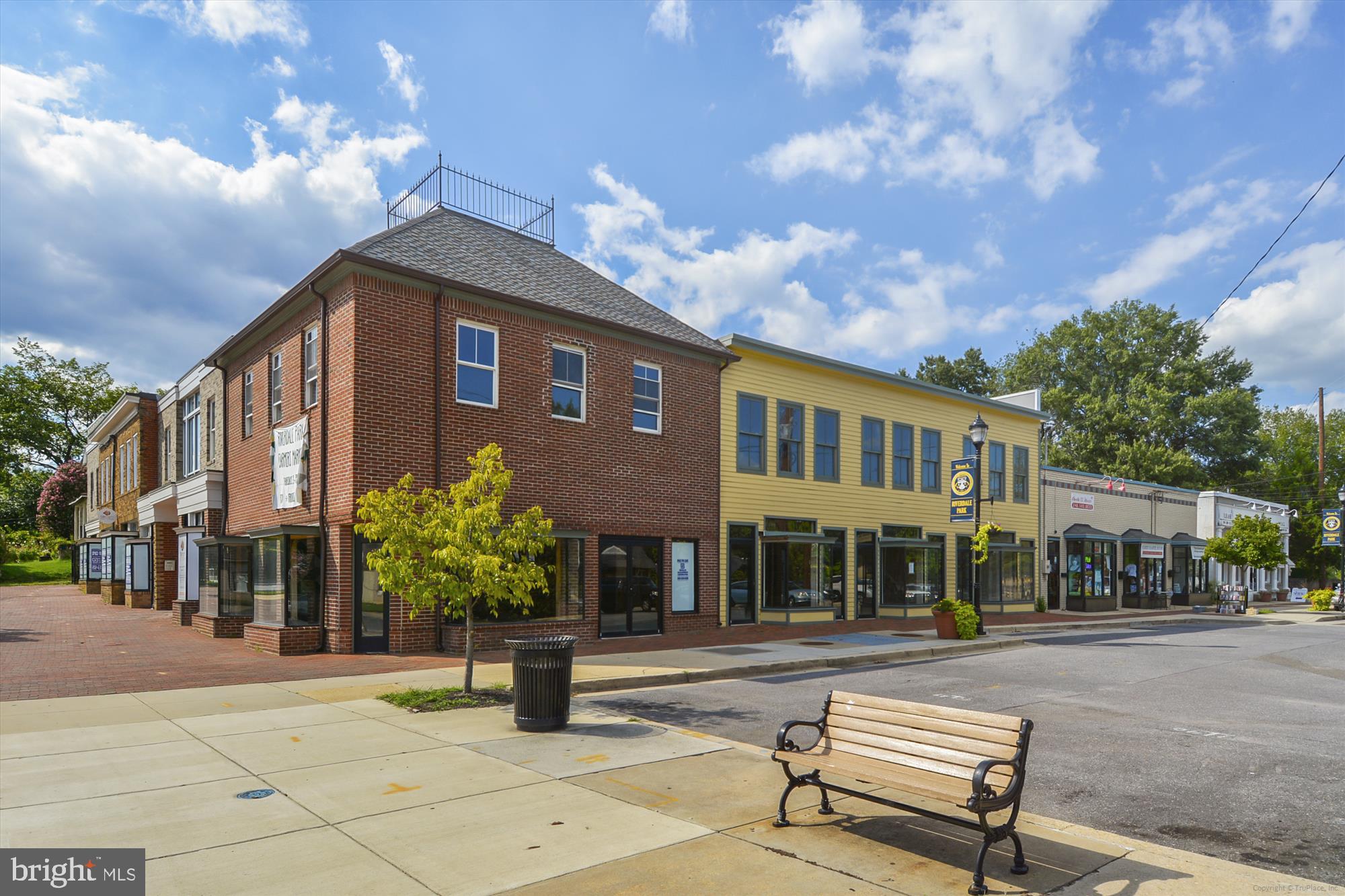 RIVERDALE PARK - Residential
