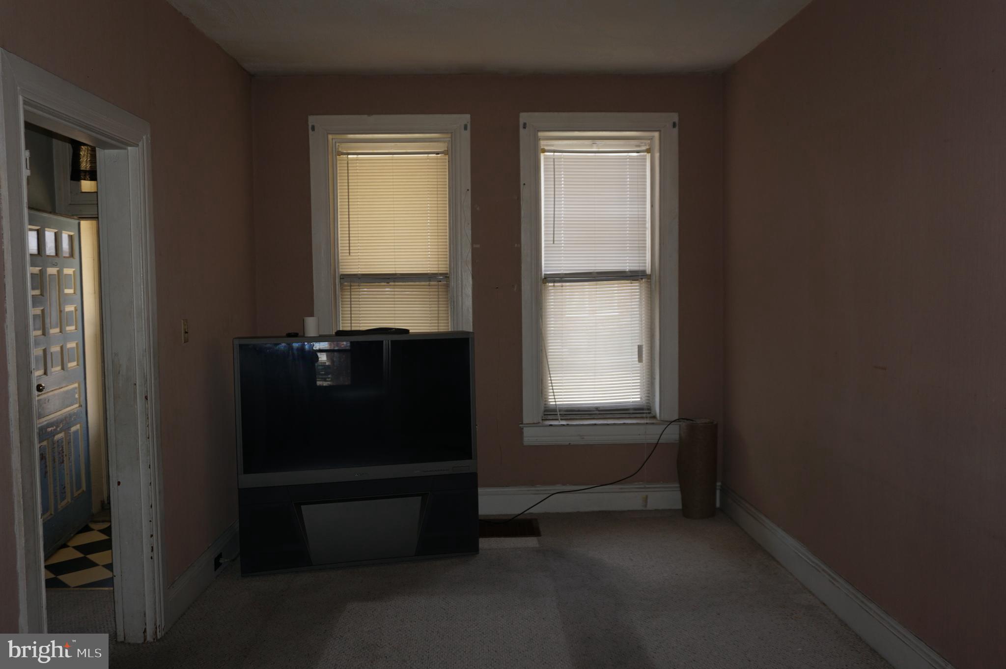 WARD 08 - Residential