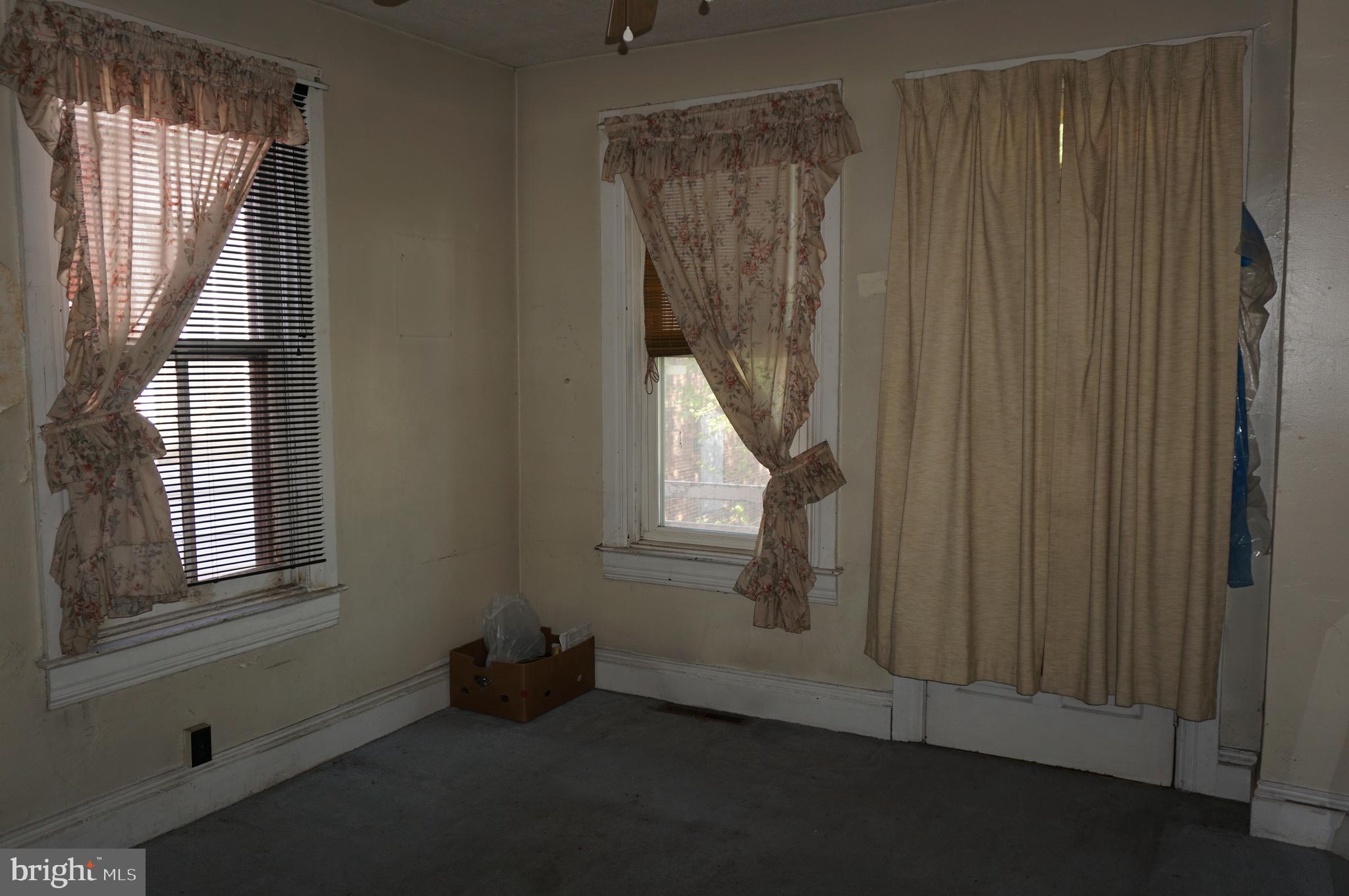 WARD 08 - Residential